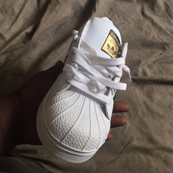 Nice clean adidas shell toes‼️💯 ONLY WORN ONCE - Picture 4 of 5